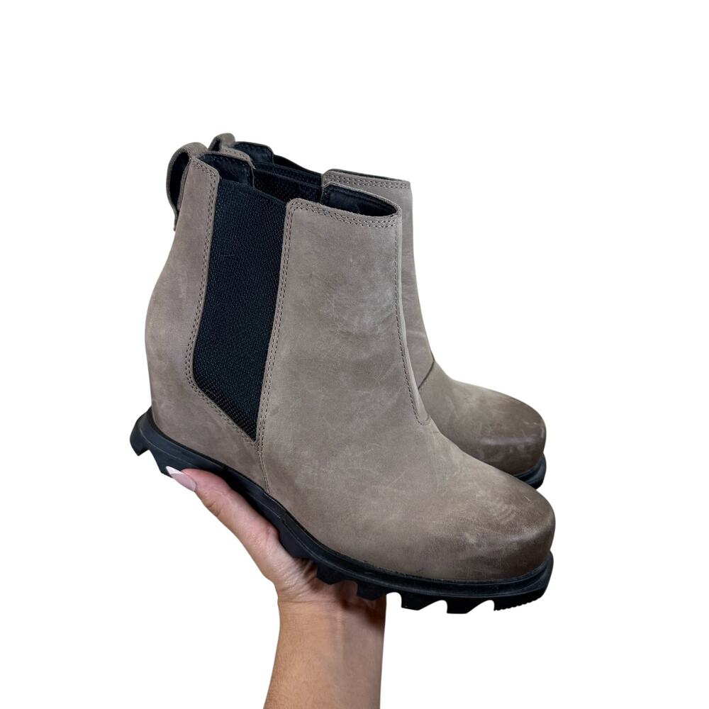 Sorel Joan of Arctic III Waterproof Wedge Chelsea Boots Omega Taupe sz 8.5